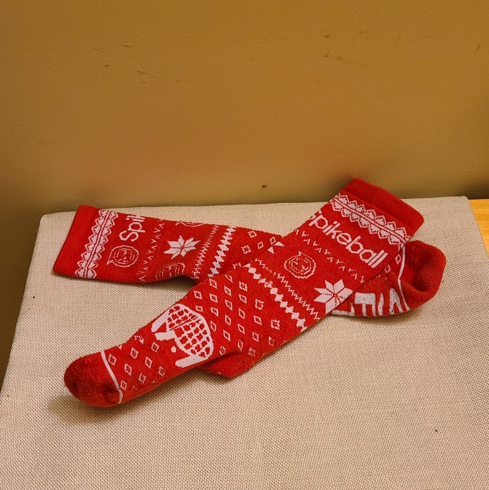 Spike ball red socks